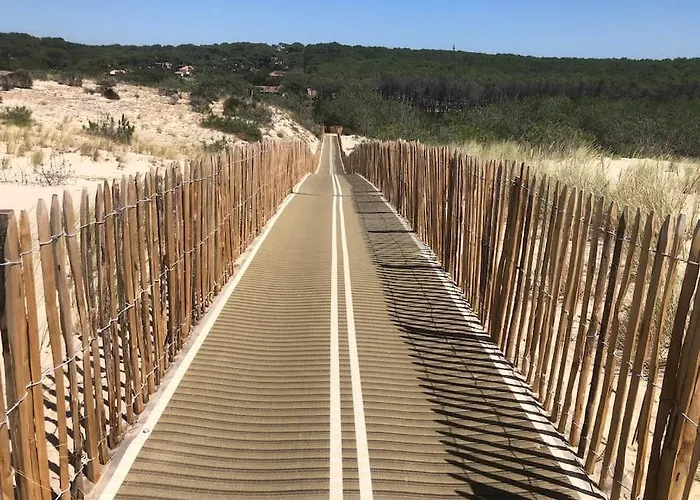 Belle Demeure Medocaine Charme Et Convivialite Saint-Julien-Beychevelle